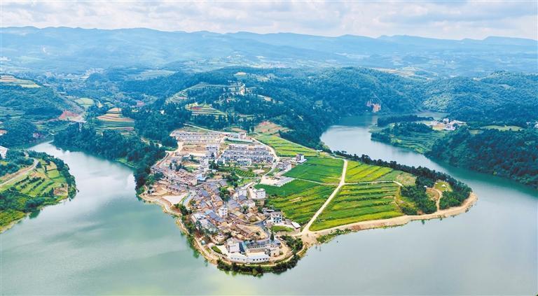 黄坝旅居村航拍图。