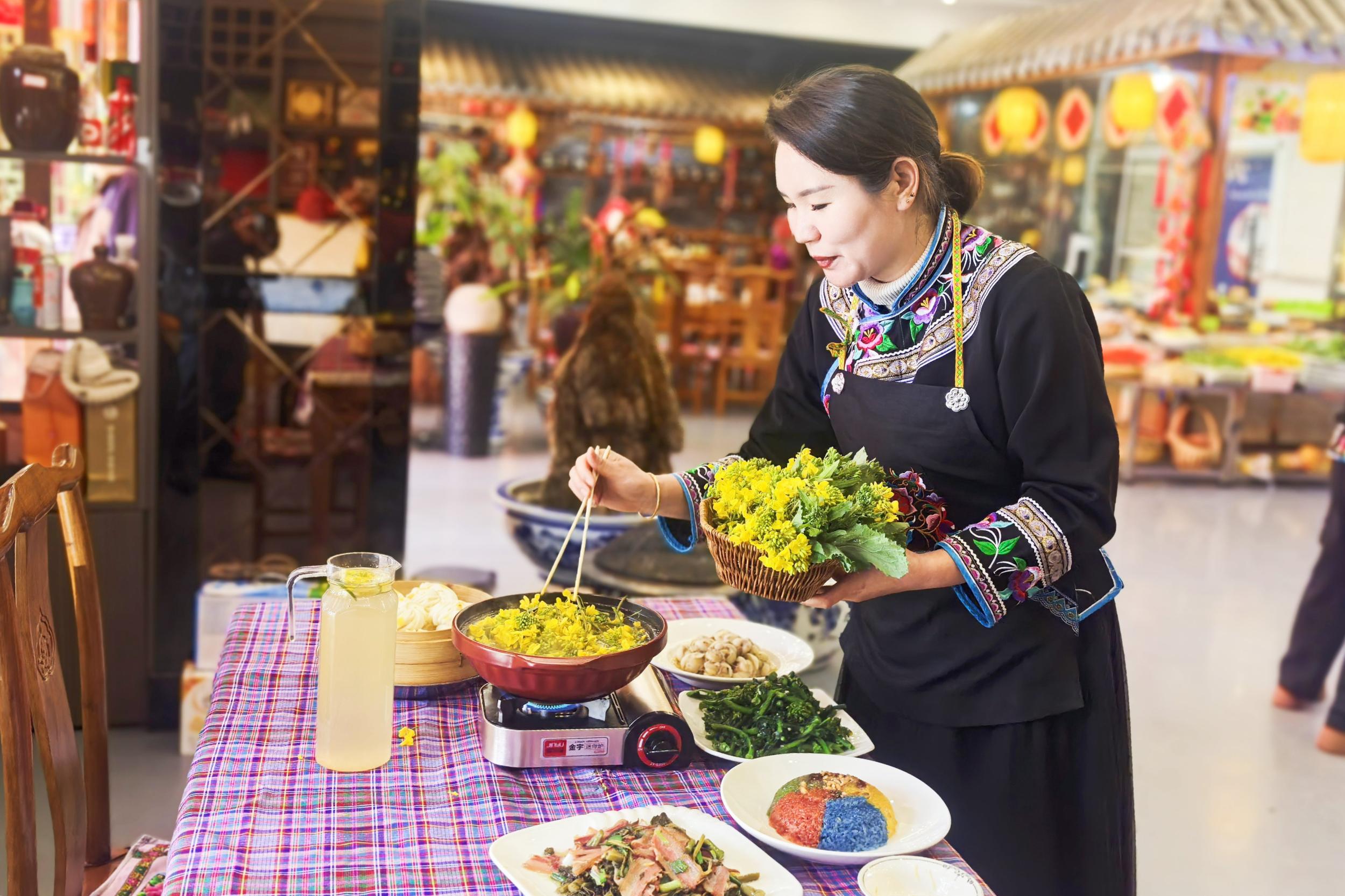 鲜花宴。吴雪瑞 摄
