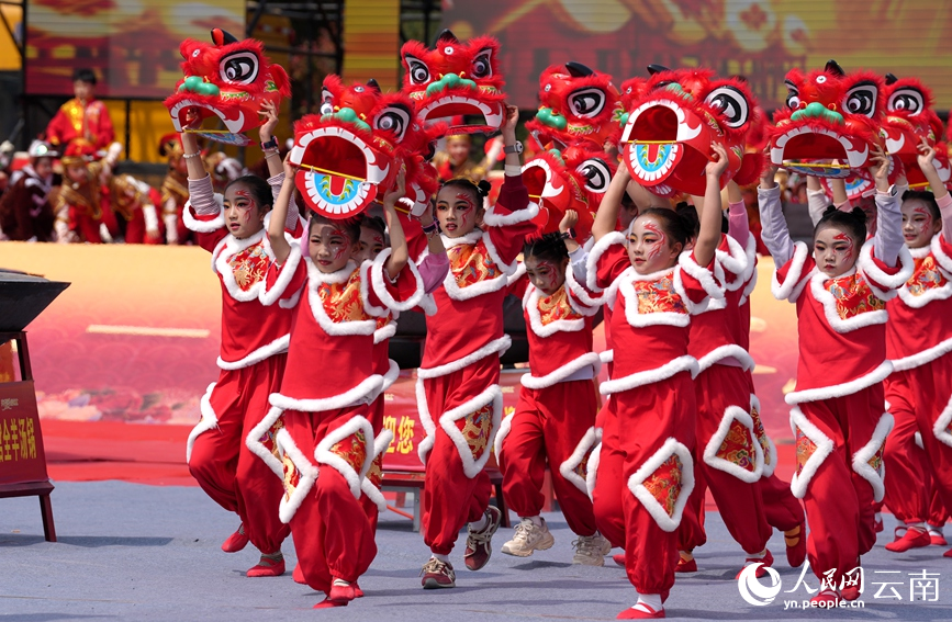 图为开幕式表演。人民网记者 虎遵会 摄