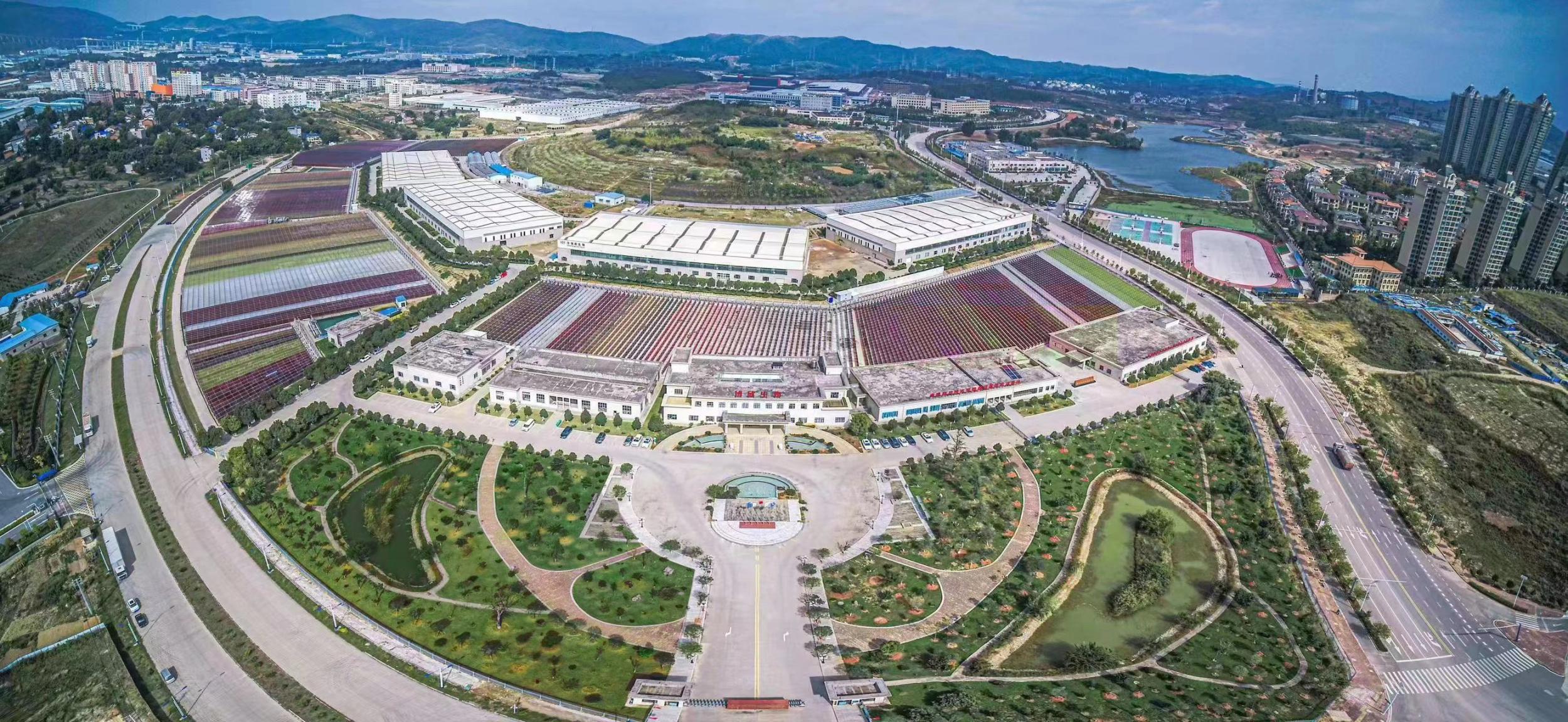 云南博欣生物科技股份有限公司雨生红球藻养殖基地。