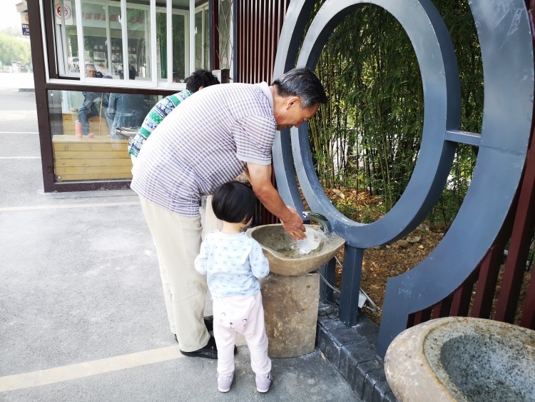 寥廓公园公共洗手设施建成并投入使用