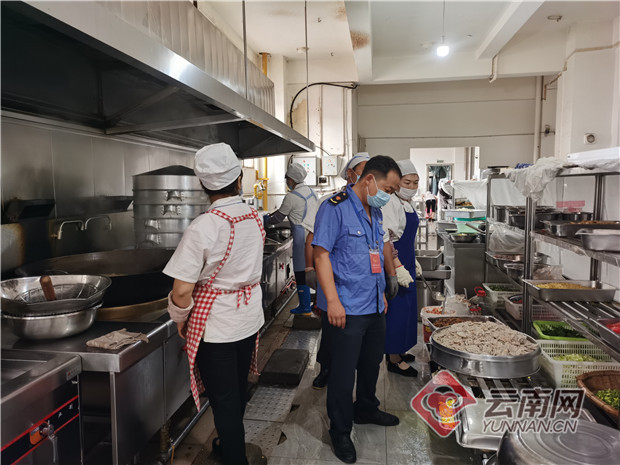 开展"净餐馆"专项行动近日,走进云南省曲靖市沾益区