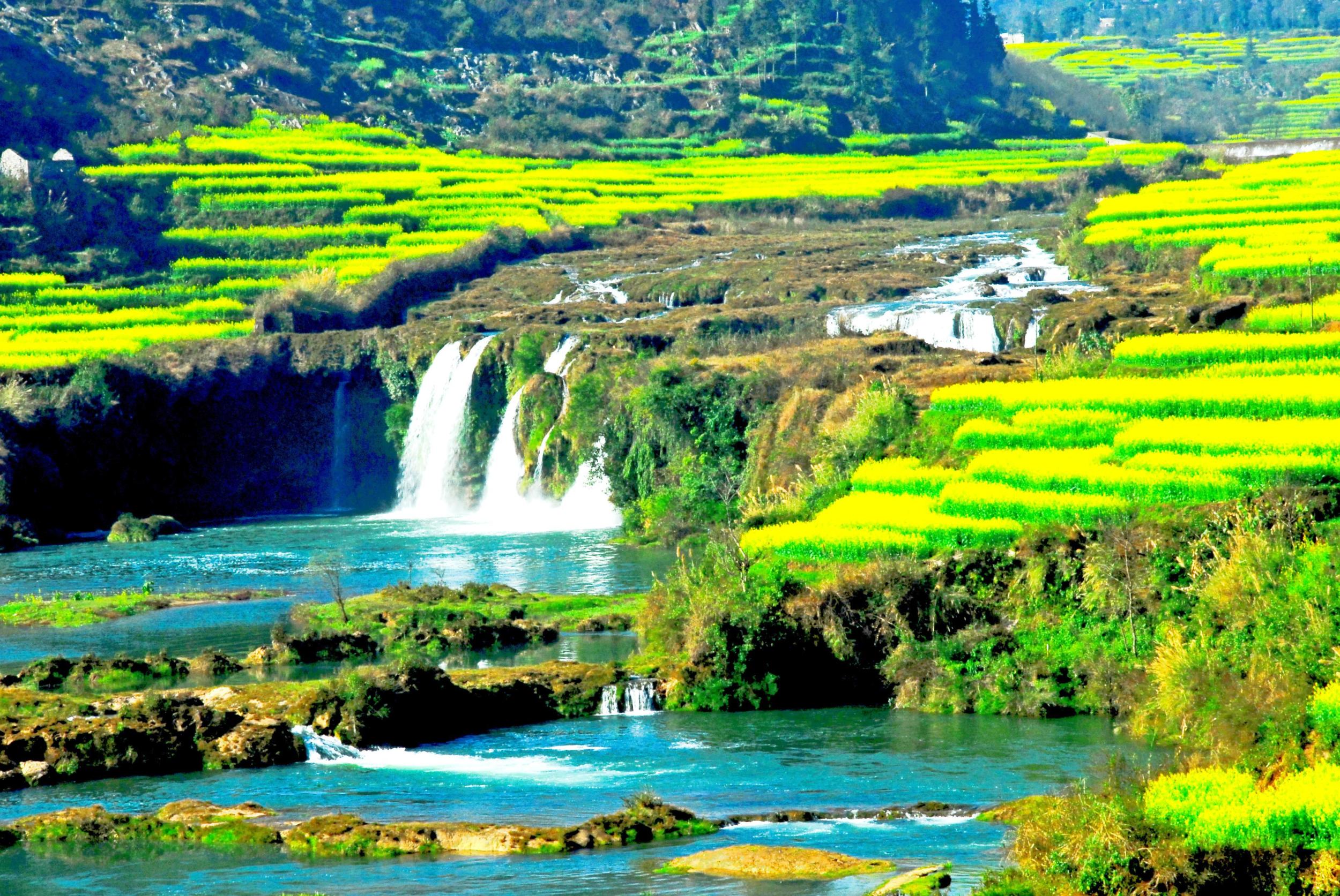 九龙瀑布景区。毛虹 摄